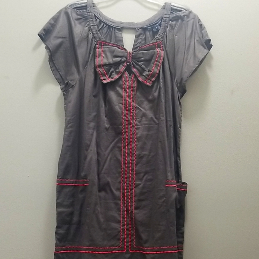 French Connection Vintage Stylish Gray Dress with Red Accents. Size 10